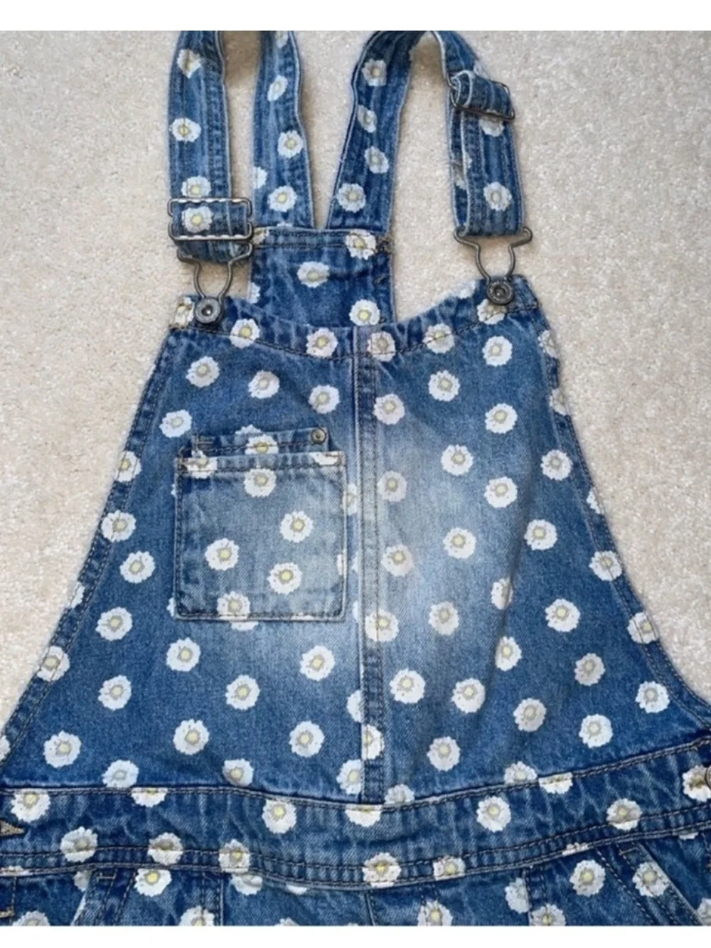 Lei shortalls with flowers